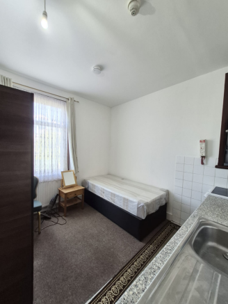 Self- contained Studio for rent N13