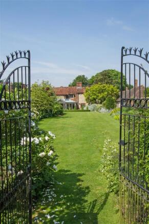 house. estate agency Amberley garden gates