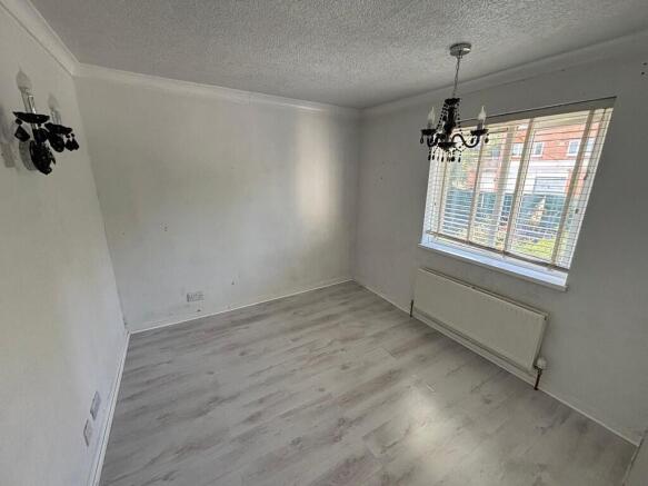 3 bed Semi-Detached to rent Image 12