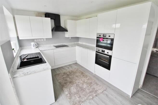 KITCHEN - Further