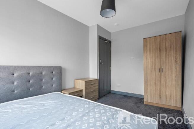 4 bed Terraced to rent Image 9