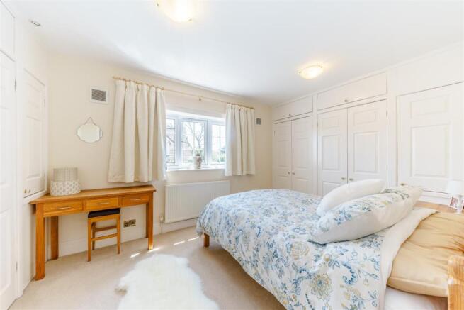 8341634-interior14.jpg