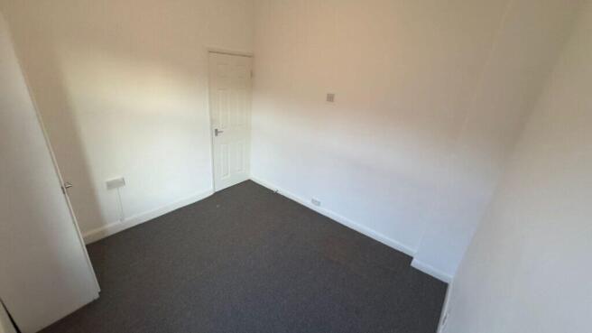 2 bed Terraced to rent Image 12