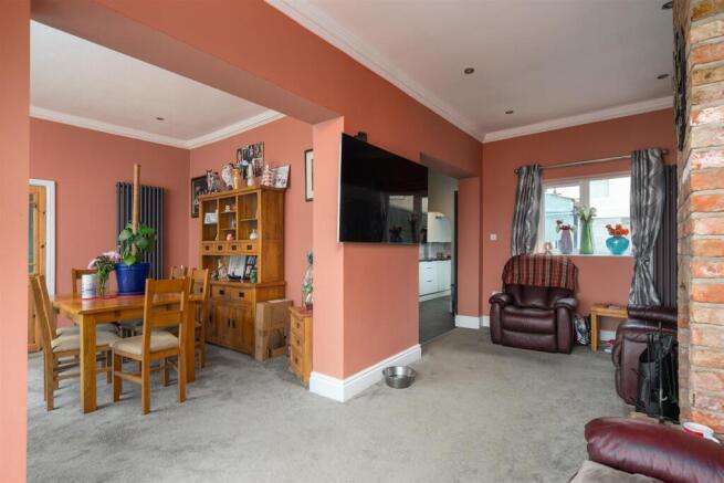 2 bed Semi-Detached for sale Image 11