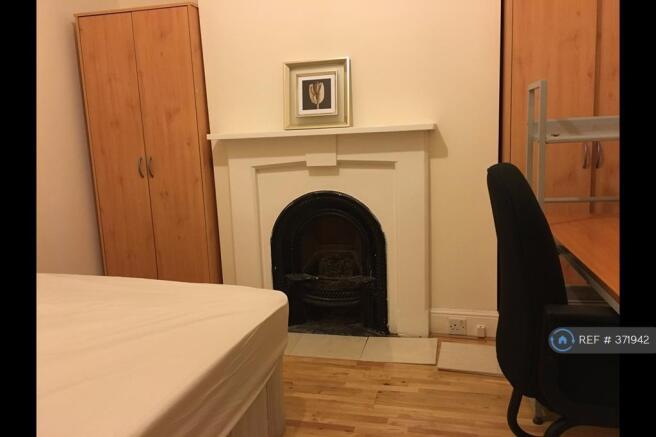 Ground Floor Study / Bedroom 