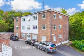 2, Whitehall Lodge, Bentley Way, Woodford Green IG8 0SF