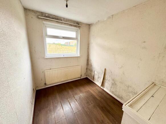 3 bed House for sale Image 11