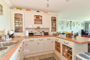 Apartment 5, Heatherwood Lodge, Church Hill, Totland Bay PO39 0EU