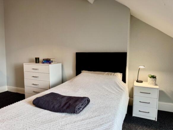 7 bed House Share to rent Image 10
