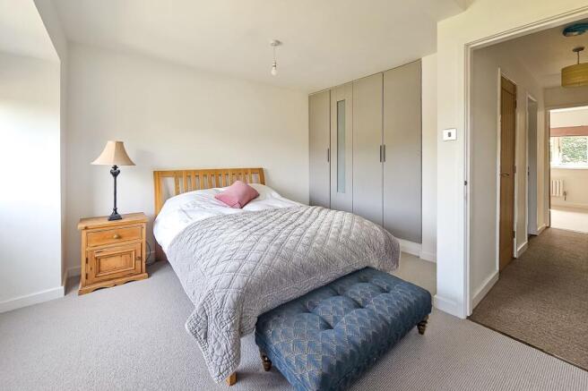 3 bed House for sale Image 12