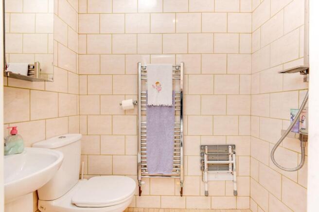 Bedroom 2 en-suite