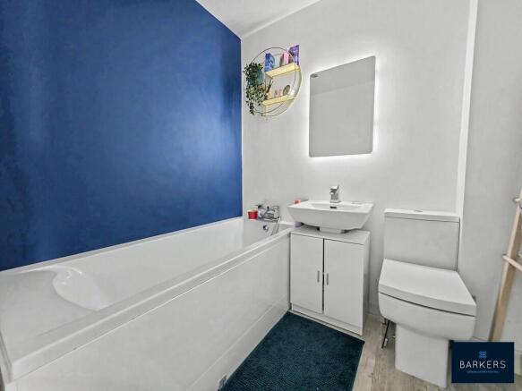 3 bed Town House for sale Image 12