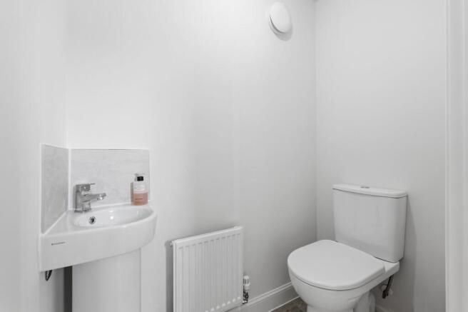 4 bed Detached to rent Image 10