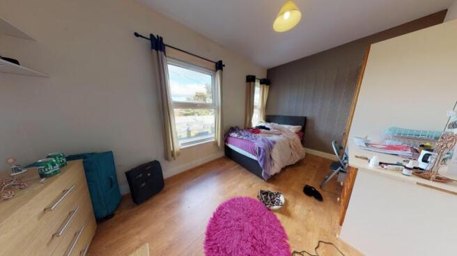 6 bed Terraced to rent Image 4