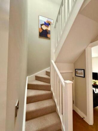 2 bed Flat for sale Image 8