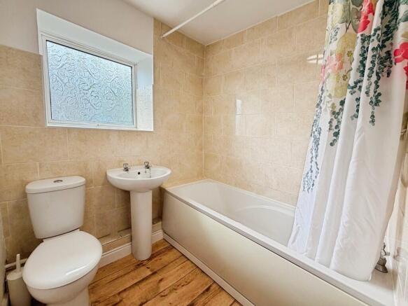 2 bed Apartment to rent Image 7