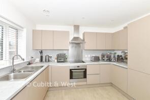 2, Summer Barn Place, Crawley RH11 9GX