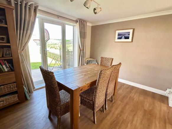 4 bed Detached for sale Image 4