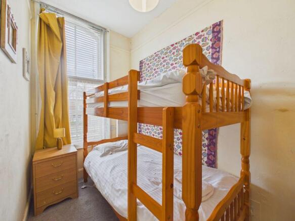 2 bed Flat for sale Image 5