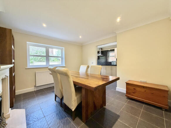 3 bed Semi-Detached for sale Image 11
