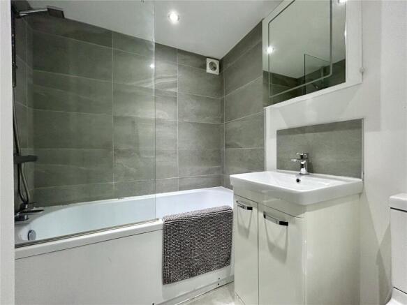 4 bed Town House for sale Image 7