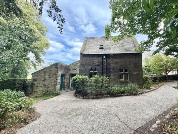 2 bed Detached for sale Image 3