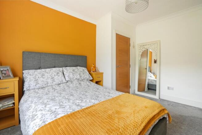 4 bed Semi-Detached for sale Image 11