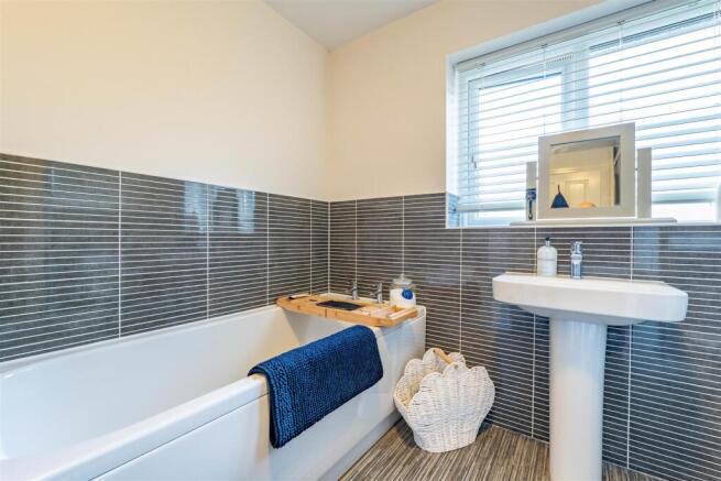 Leatherland Drive, Whittle-Le-Woods, Chorley photo 4