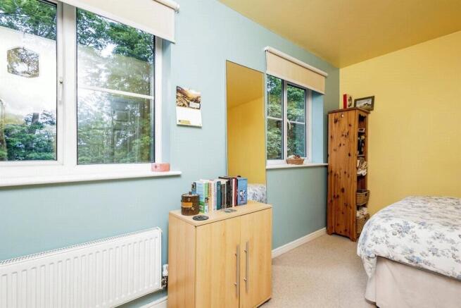 3 bed Town House for sale Image 9