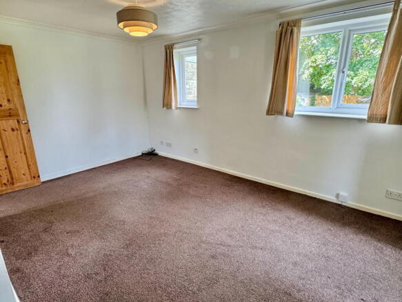 2 bed Town House for sale Image 5
