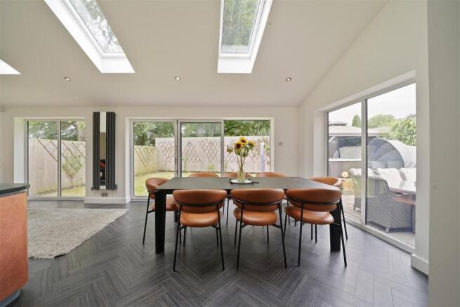 4 bed Detached for sale Image 12