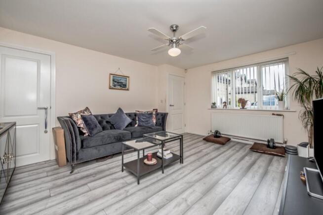 3 bed Semi-Detached for sale Image 4