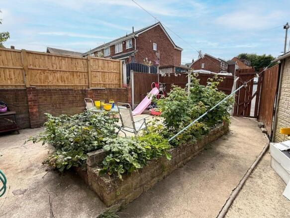 3 bed Semi-Detached for sale Image 12