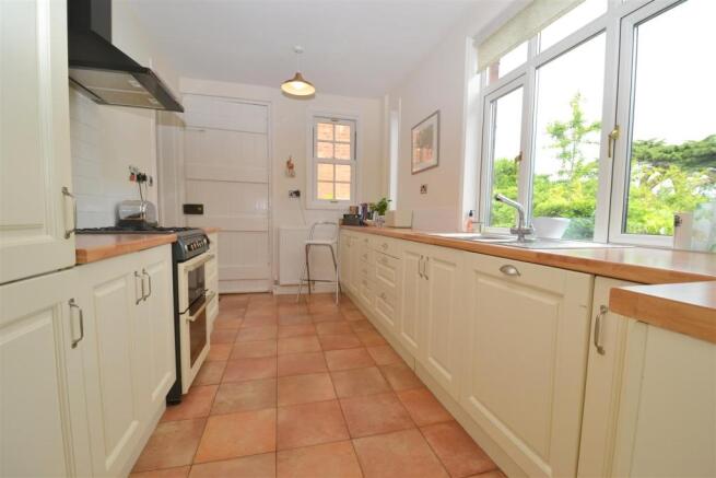 kitchen2.jpg