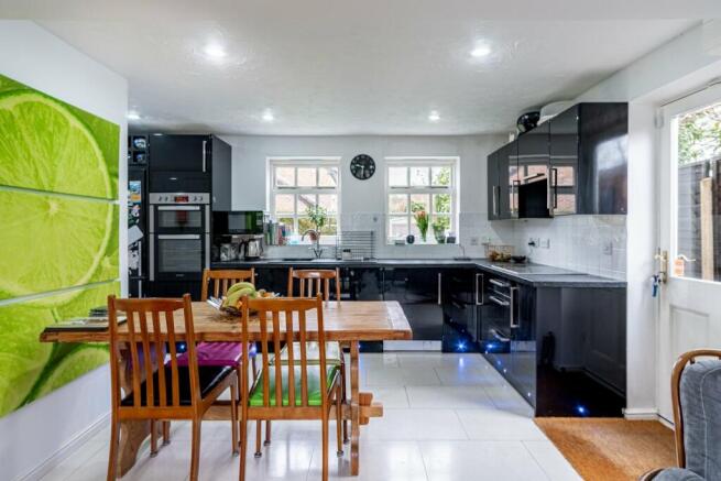 Kitchen/Dining