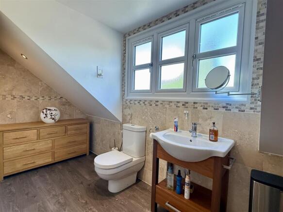 3 bed Terraced for sale Image 8