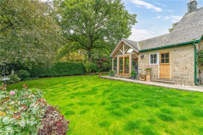 Moor Road, Burley Woodhead, Ilkley, West Yorkshire, LS29 photo 4