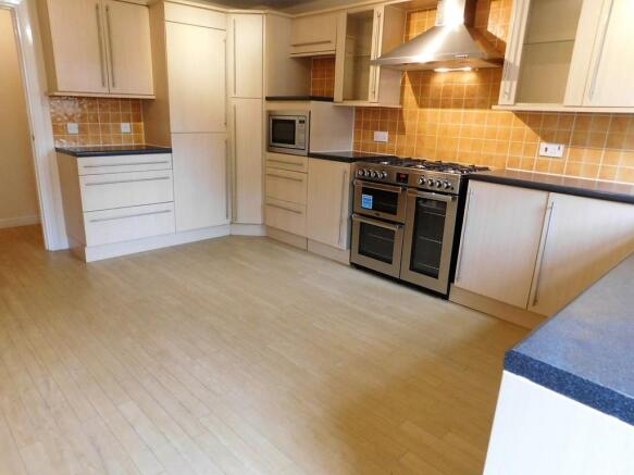 Kitchen/Breakfast...