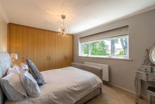 8420718-interior18.jpg