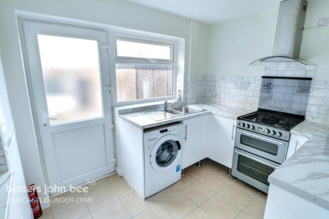 Bright fitted kitchen with appliances...
