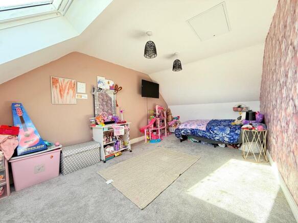 3 bed Semi-Detached for sale Image 12