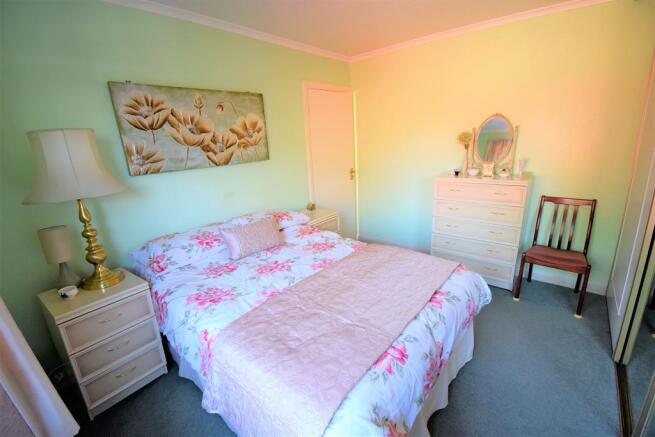 BEDROOM 1 Cont: