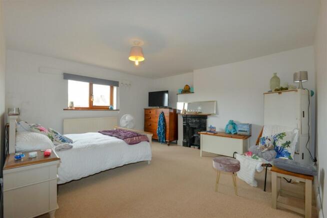 Bedroom2 1.jpg