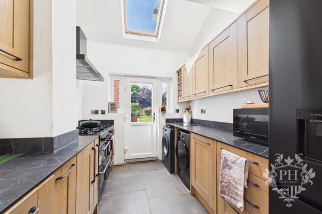 3 bed Semi-Detached for sale Image 5
