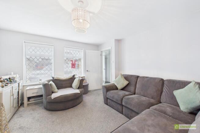 CAM02528G0-PR0421-STILL008