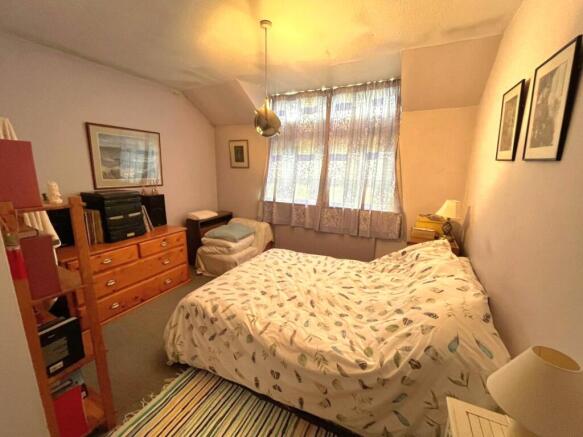 4 bed Detached for sale Image 6