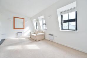 5, 10 18 Triangle Court, Redcross Way, London SE1 1TA