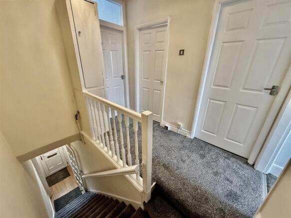 STAIRWAY/LANDING