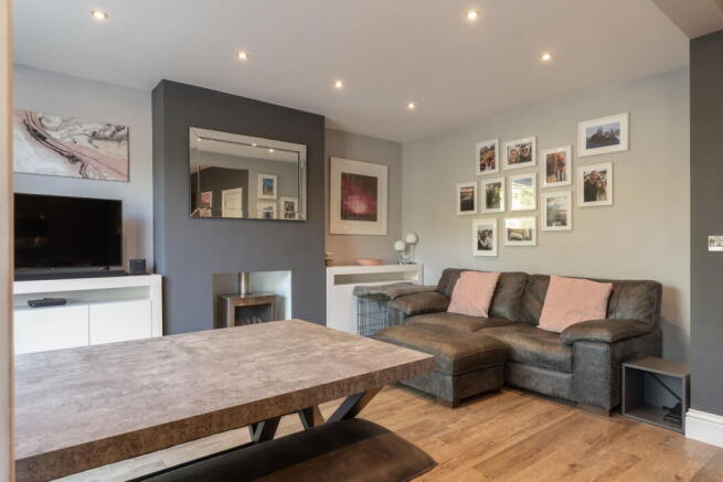 5 bed Semi-Detached for sale Image 6