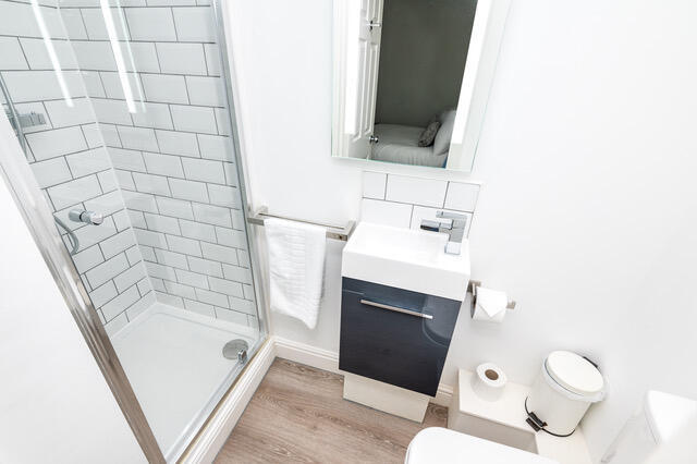 5 bed Town House for sale Image 12